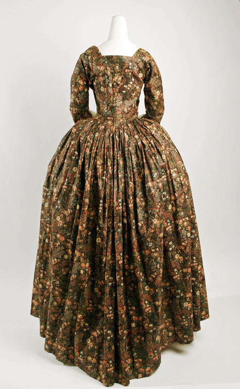 Robe a la Polonaise – The Quintessential Clothes Pen
